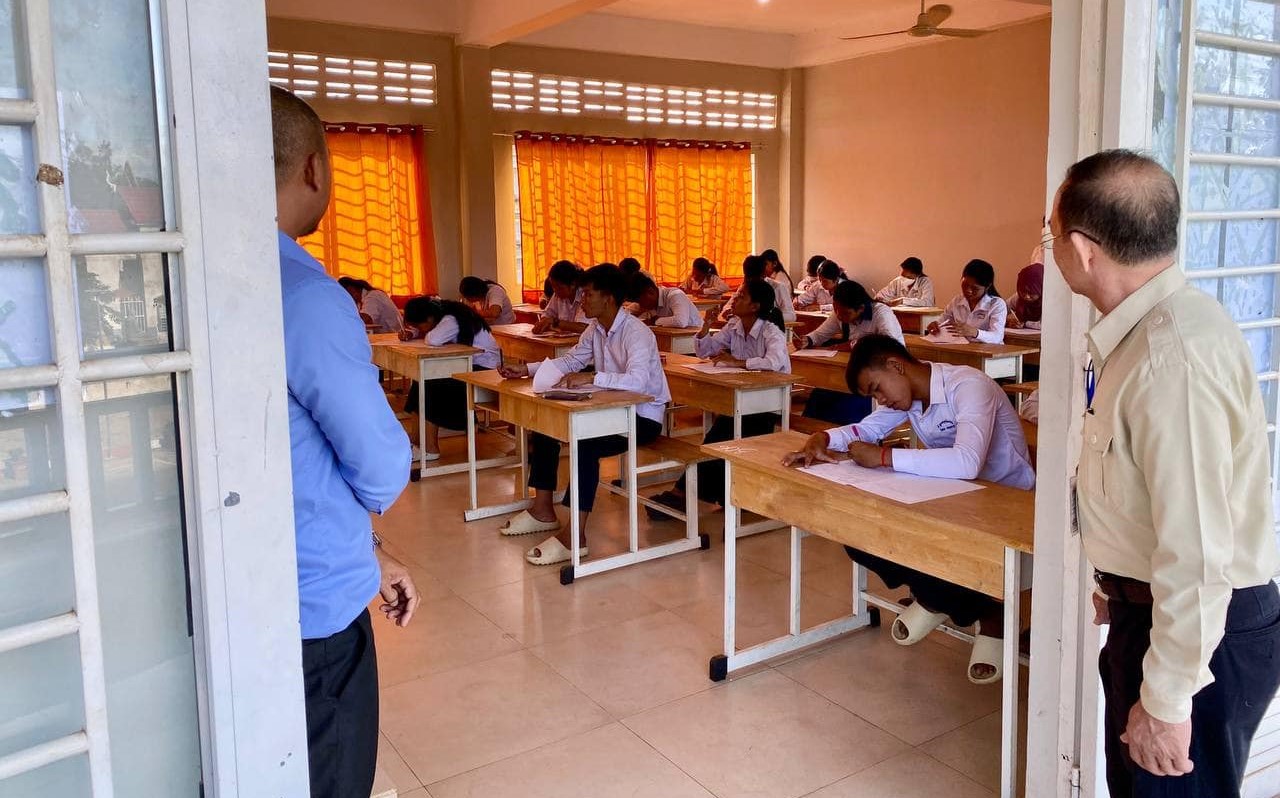 រូបតំណាង៖ សកម្មភាពសិស្សកំពុងប្រឡងបាក់ឌុប កាលពីខែតុលា ឆ្នាំ២០២៥ (រូបពីក្រសួងអប់រំ)