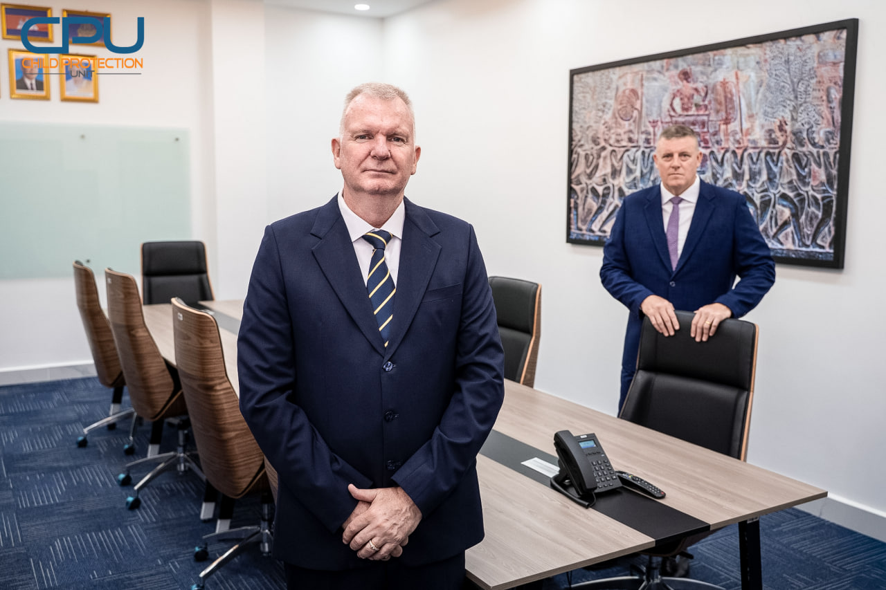 លោក ជេមស៍ ម៉ាក់ខេប (James McCabe) នាយកអង្គភាពការពារកុមារ (CPU)