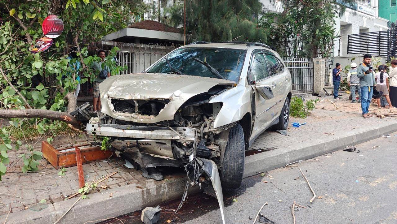 រថយន្តរបស់លោក ហ៊ុន ហេង&nbsp;