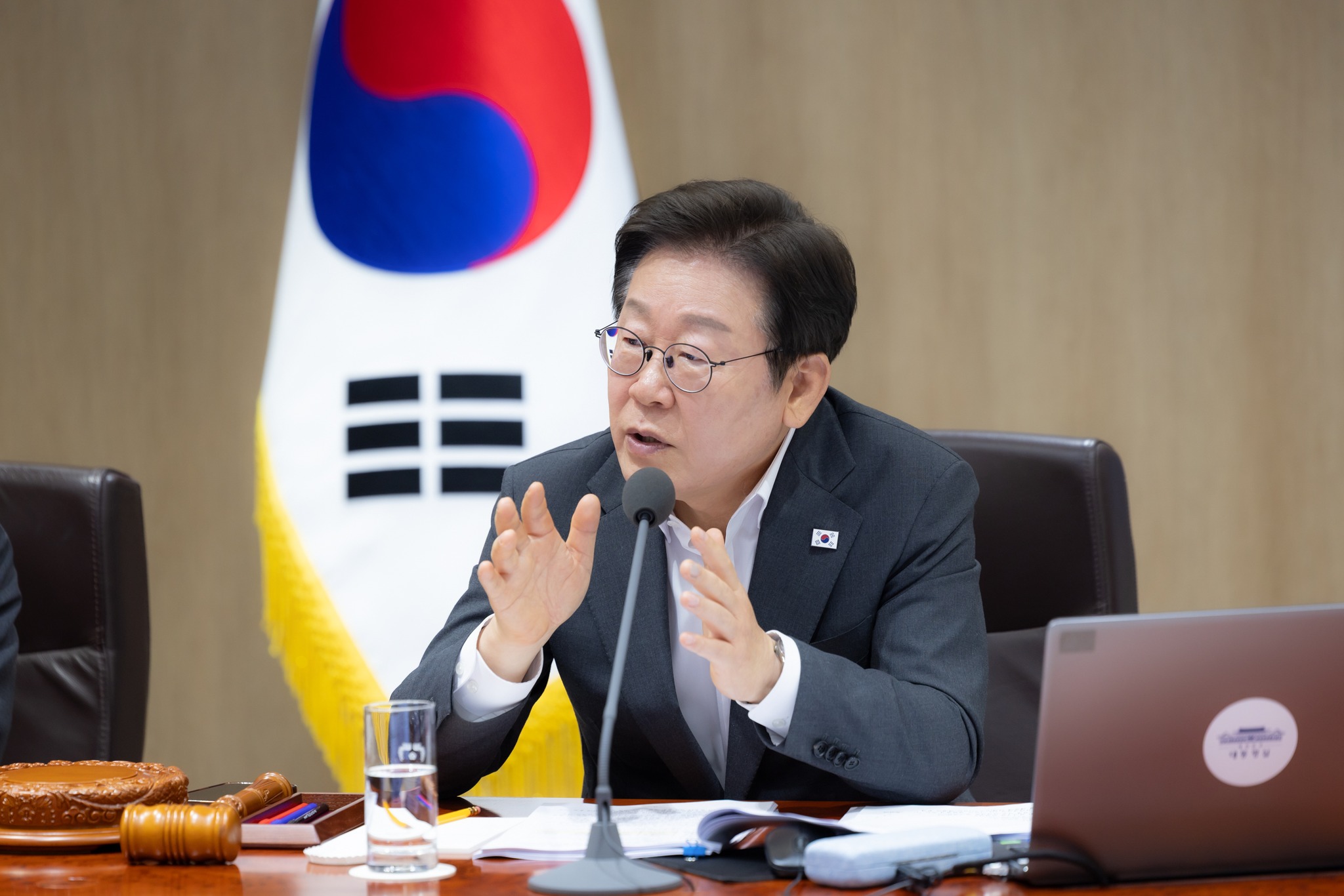 លោក លី ជេម្យុង (Lee Jae Myung)