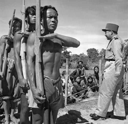 សម្តេចព្រះបាទនរោត្តមសីហនុ ព្រះបរមរតនៈកោដ្ឋ និងកម្លាំងចលនាតស៊ូ